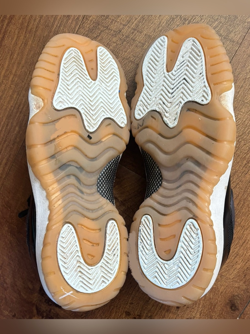 Air Jordan youth retro low laced basketball athletic shoes sneakers 5.5 or 5 1/2 - Picture 11 of 15